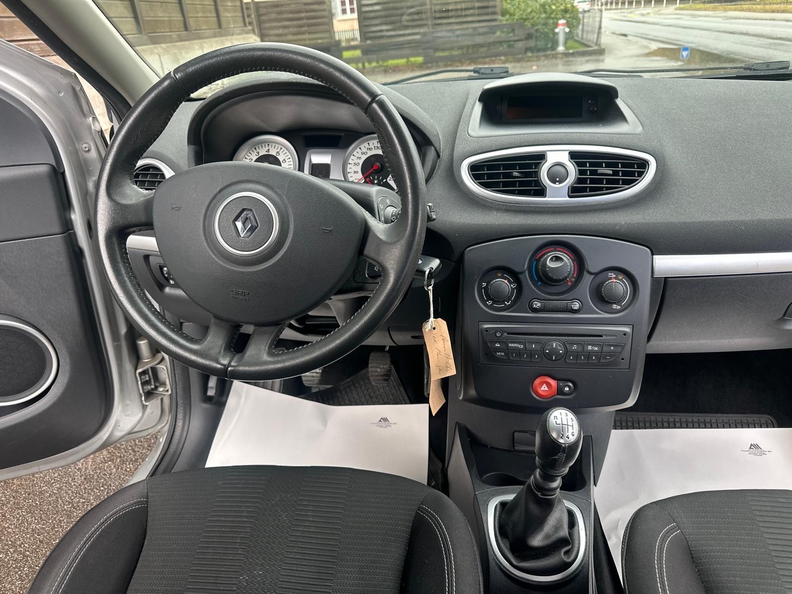 RENAULT Clio Grandtour 1.6 16V Dynamique-image-7