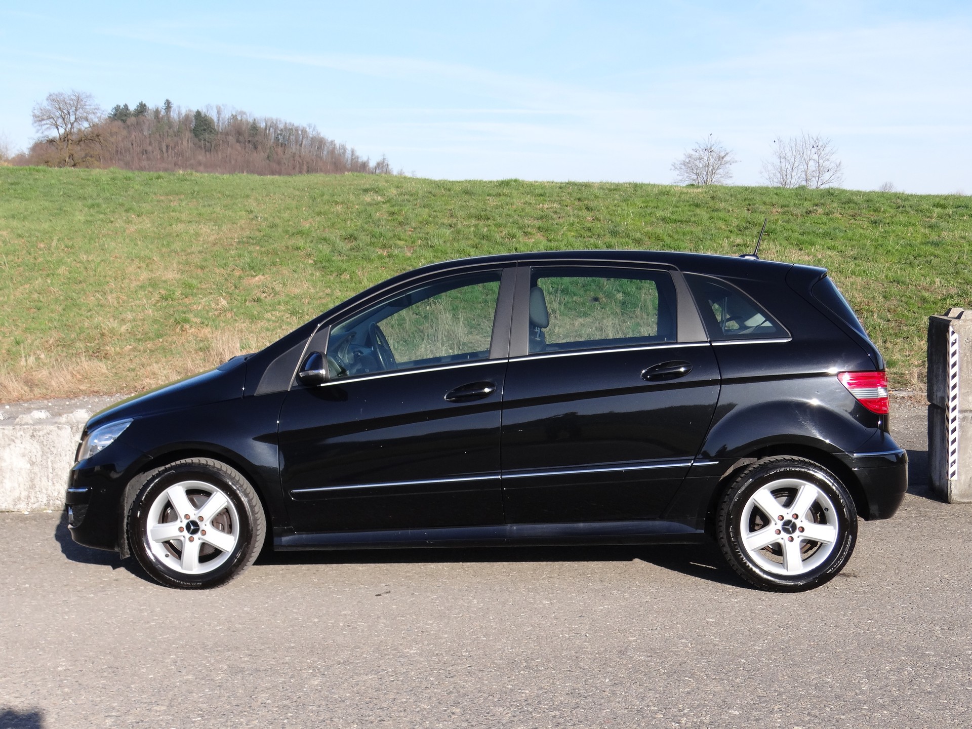 MERCEDES-BENZ B 200 T Autotronic-image-0