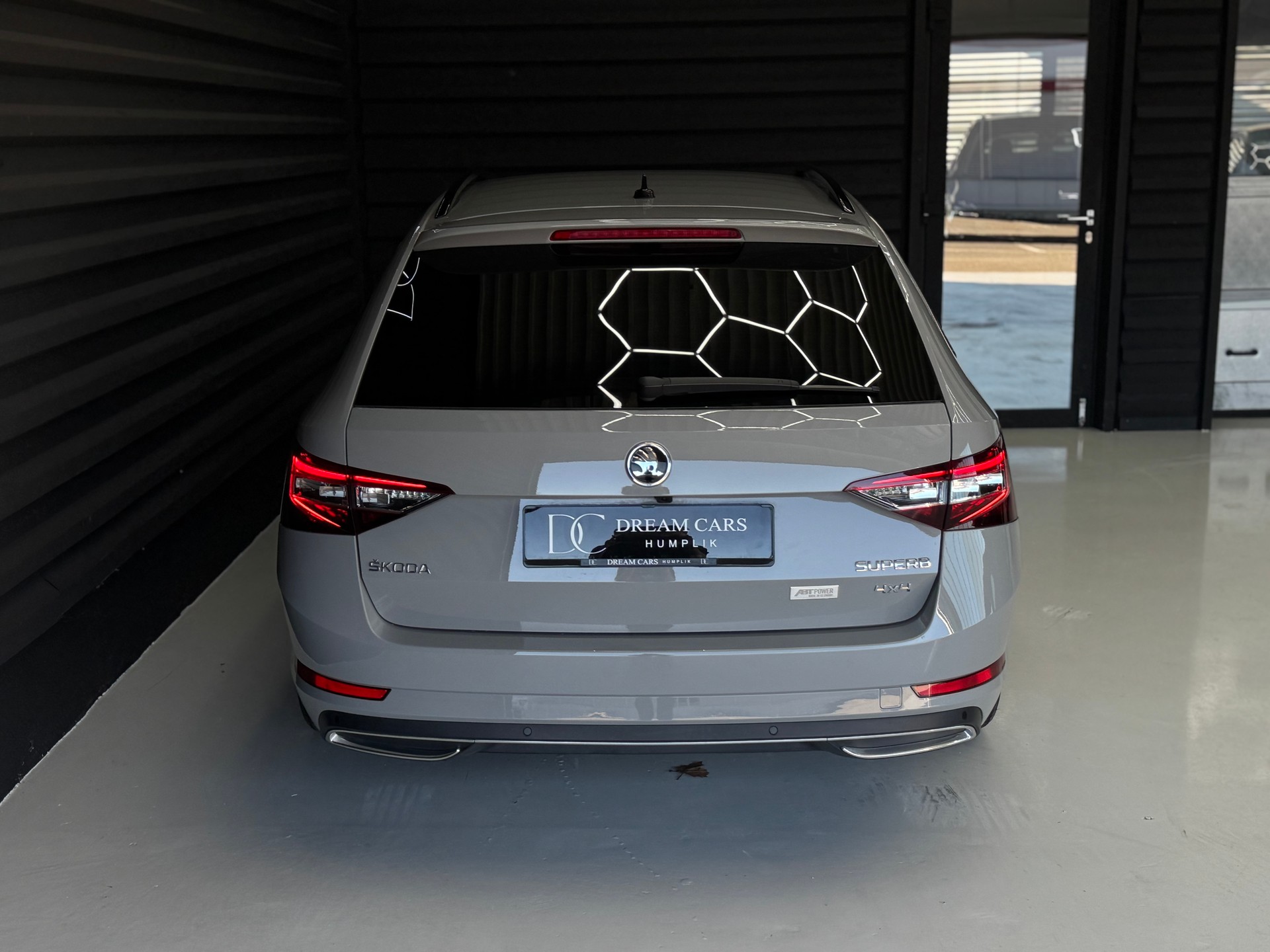 SKODA Superb Combi 2.0 TDi SportLine+ (ABT) 4x4 DSG-image-9