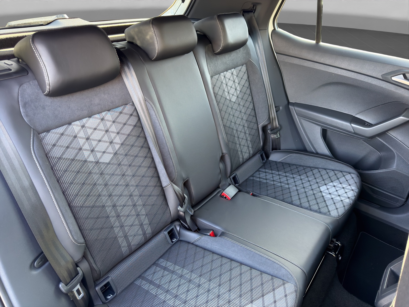 VW T-Cross 1.5 TSI EVO ACT R-Line DSG-image-12