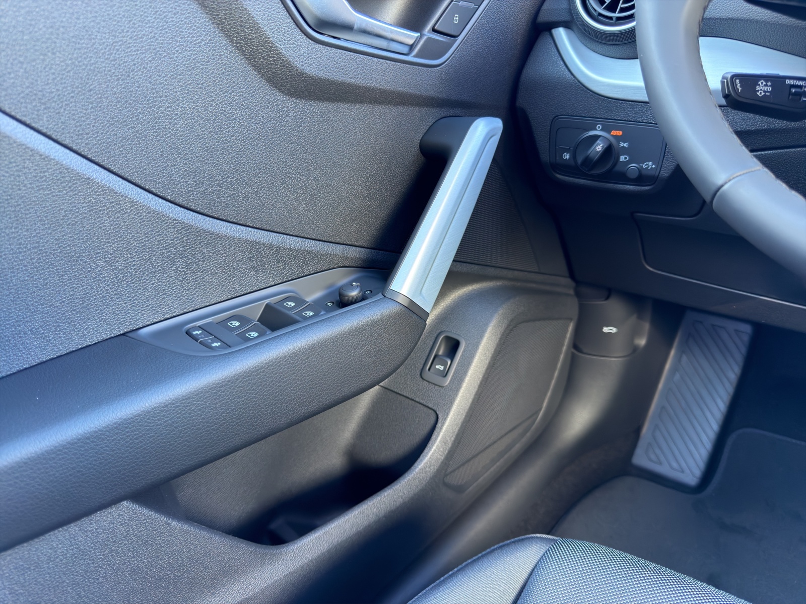 AUDI Q2 40 TFSI Attraction quattro S-tronic-image-11