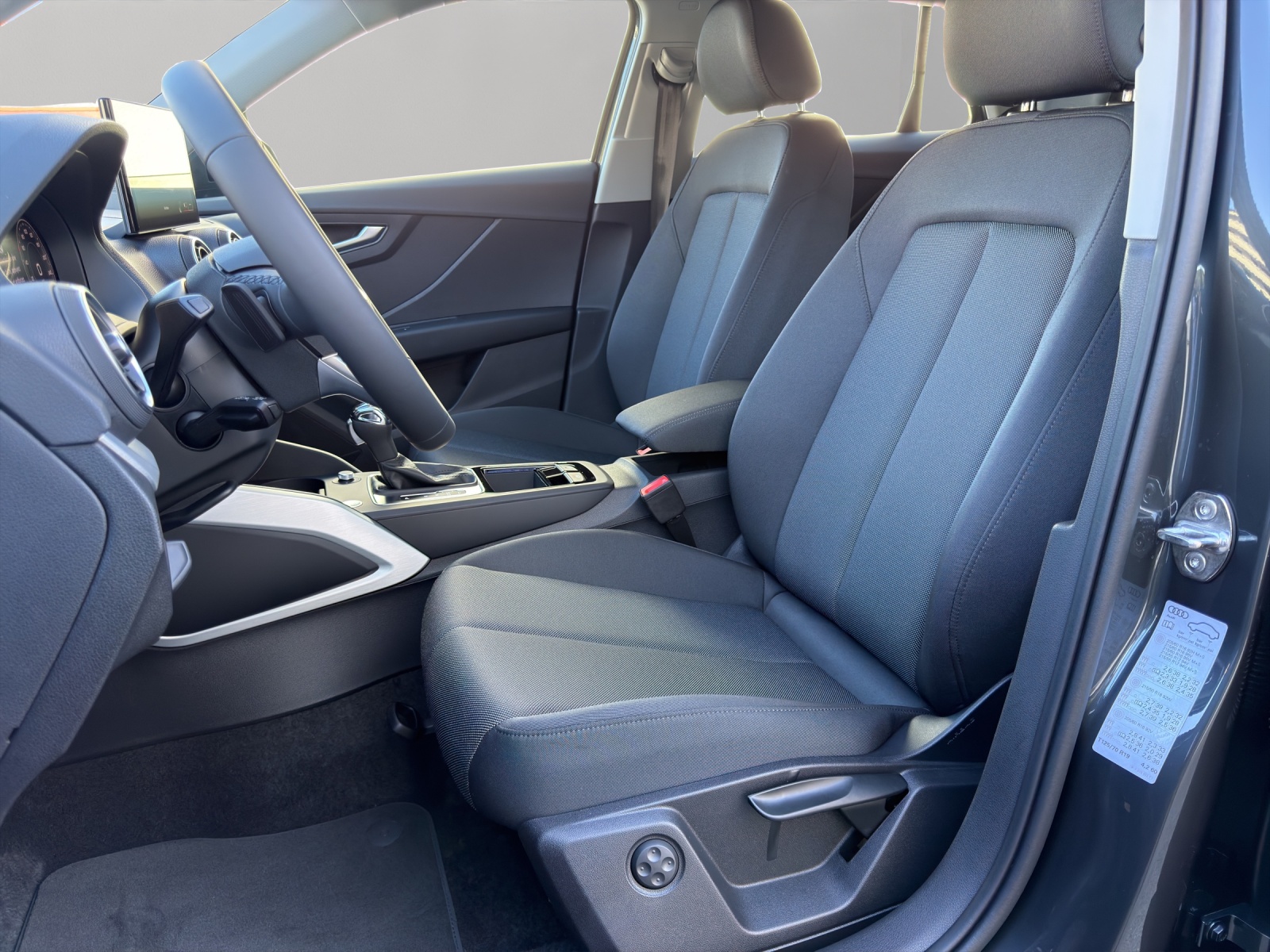 AUDI Q2 40 TFSI Attraction quattro S-tronic-image-6