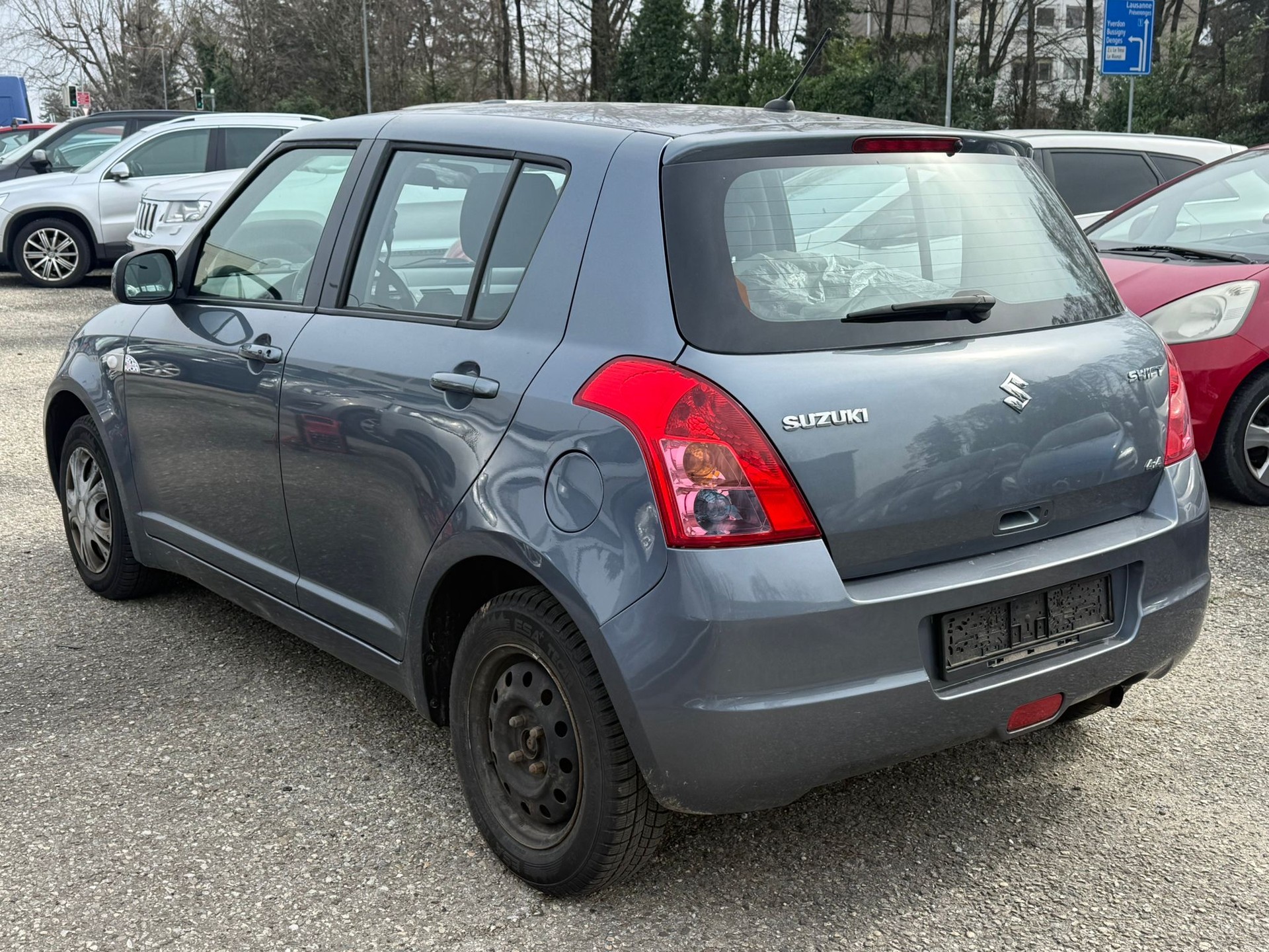 SUZUKI Swift 1.3i 16V GL Top 4x4-image-3