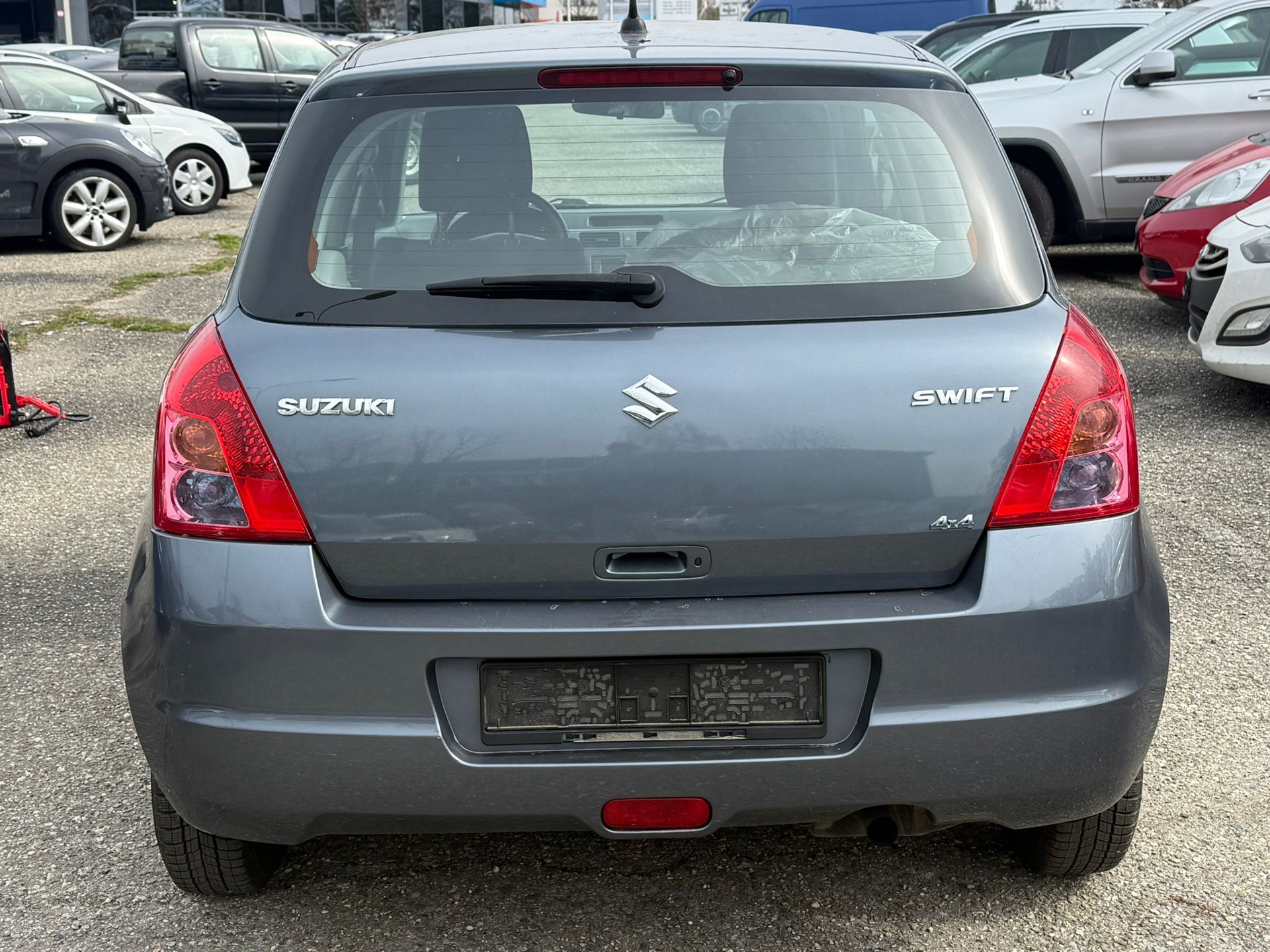SUZUKI Swift 1.3i 16V GL Top 4x4-image-6