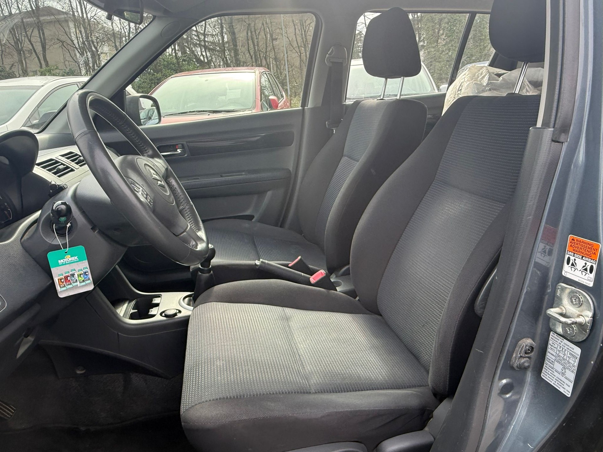 SUZUKI Swift 1.3i 16V GL Top 4x4-image-7