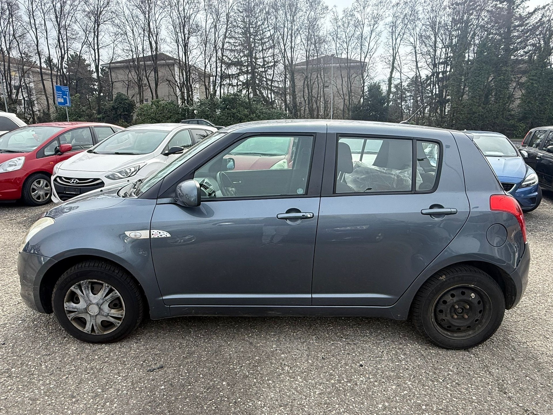 SUZUKI Swift 1.3i 16V GL Top 4x4-image-5