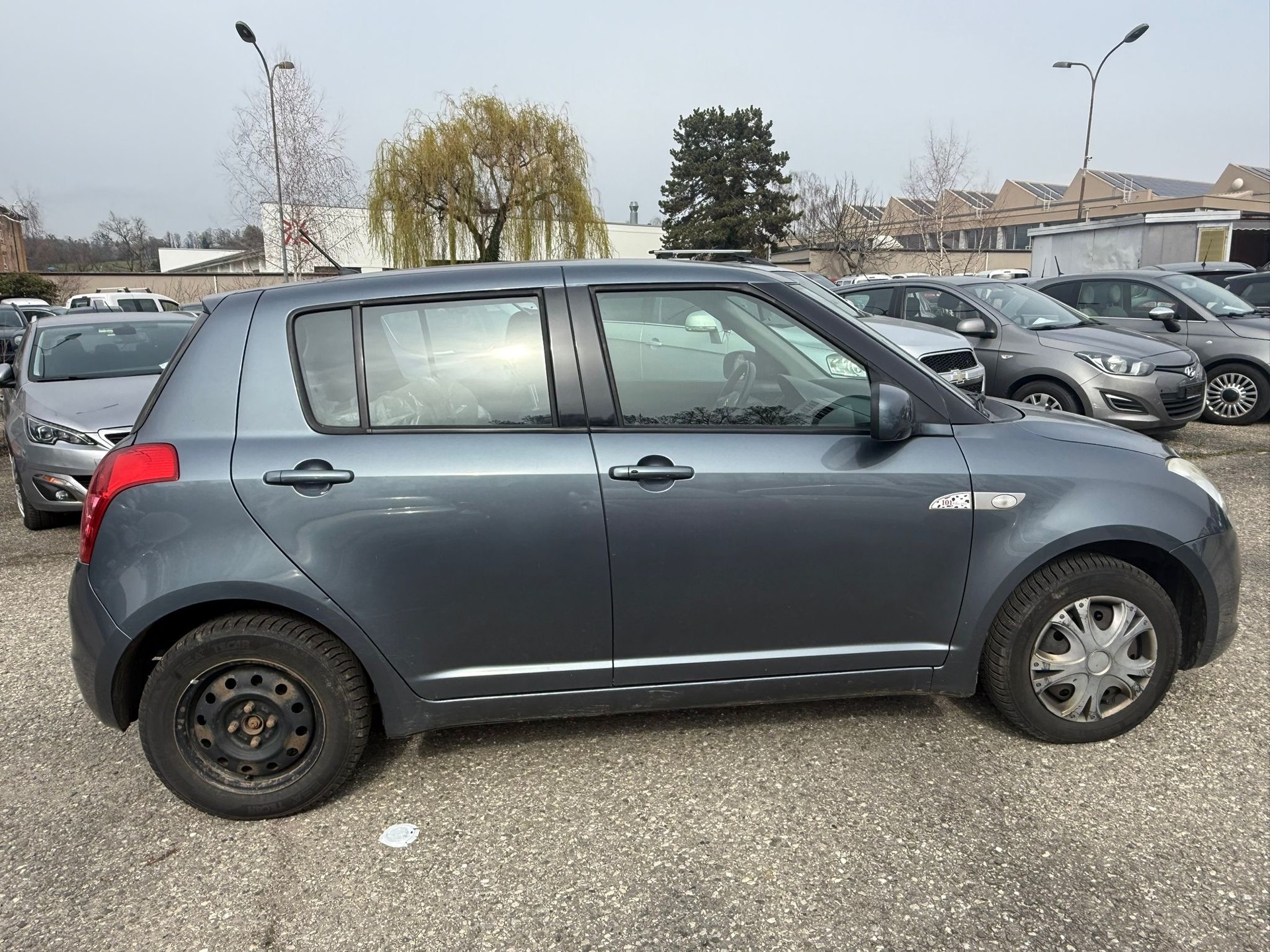 SUZUKI Swift 1.3i 16V GL Top 4x4-image-4