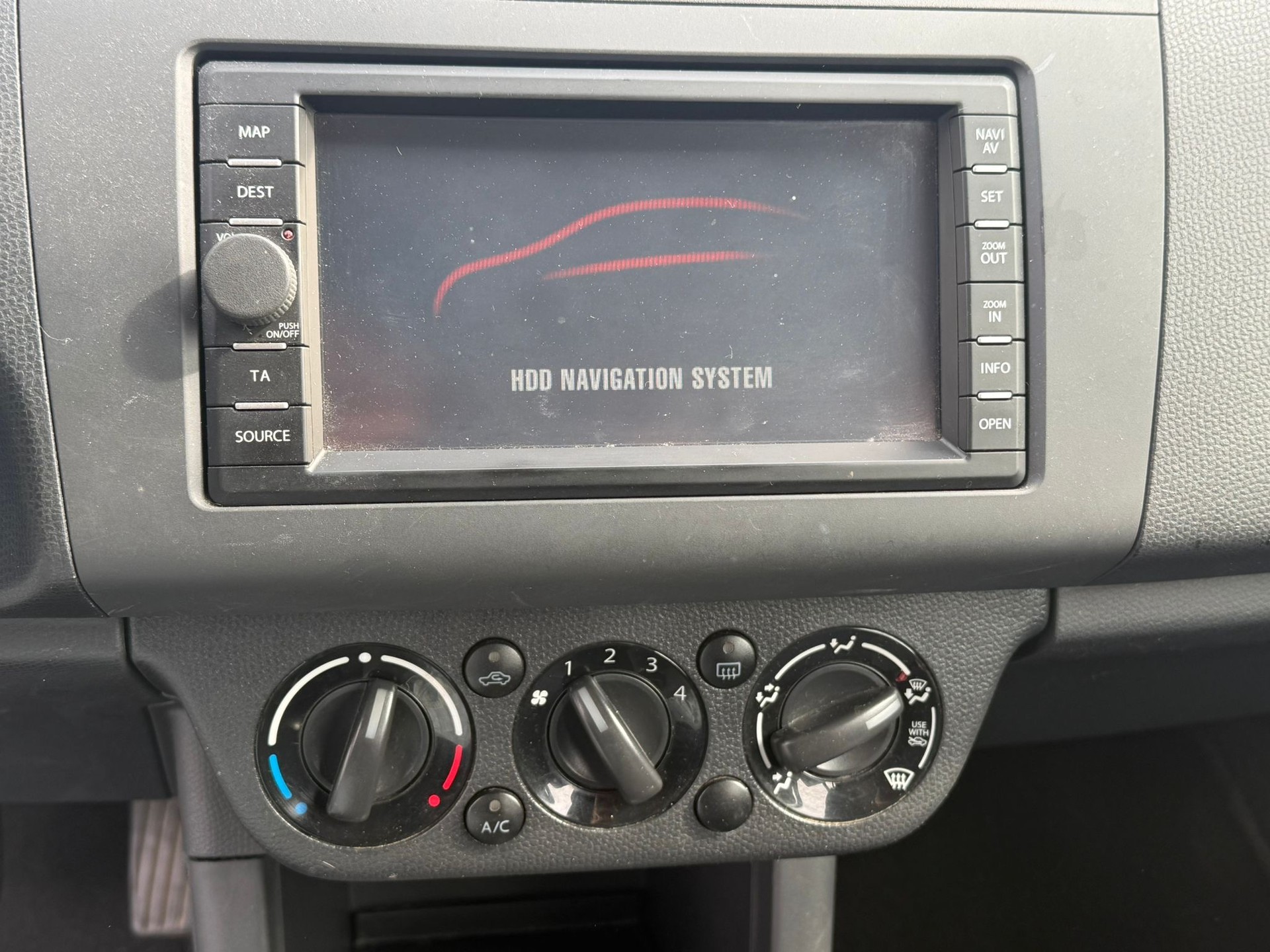 SUZUKI Swift 1.3i 16V GL Top 4x4-image-8