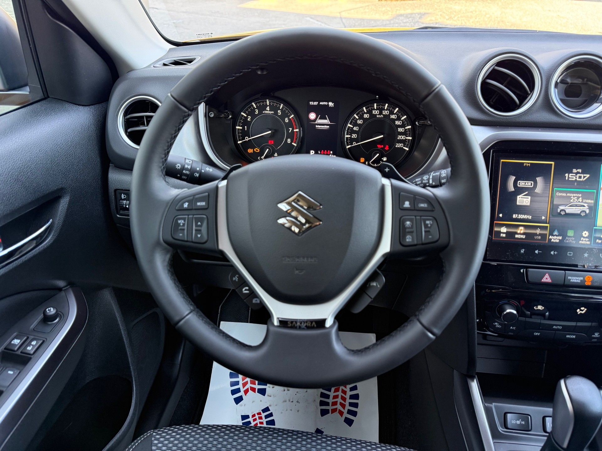 SUZUKI Vitara 1.4 Boosterjet Sakura 4x4 Hybrid Automatic-image-11