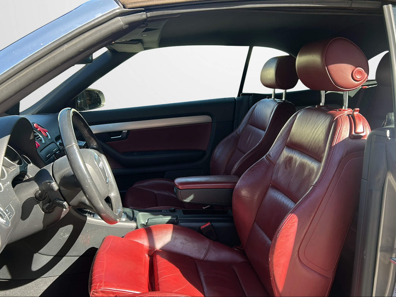 AUDI A4 Cabriolet 3.0 TDI quattro-image-11