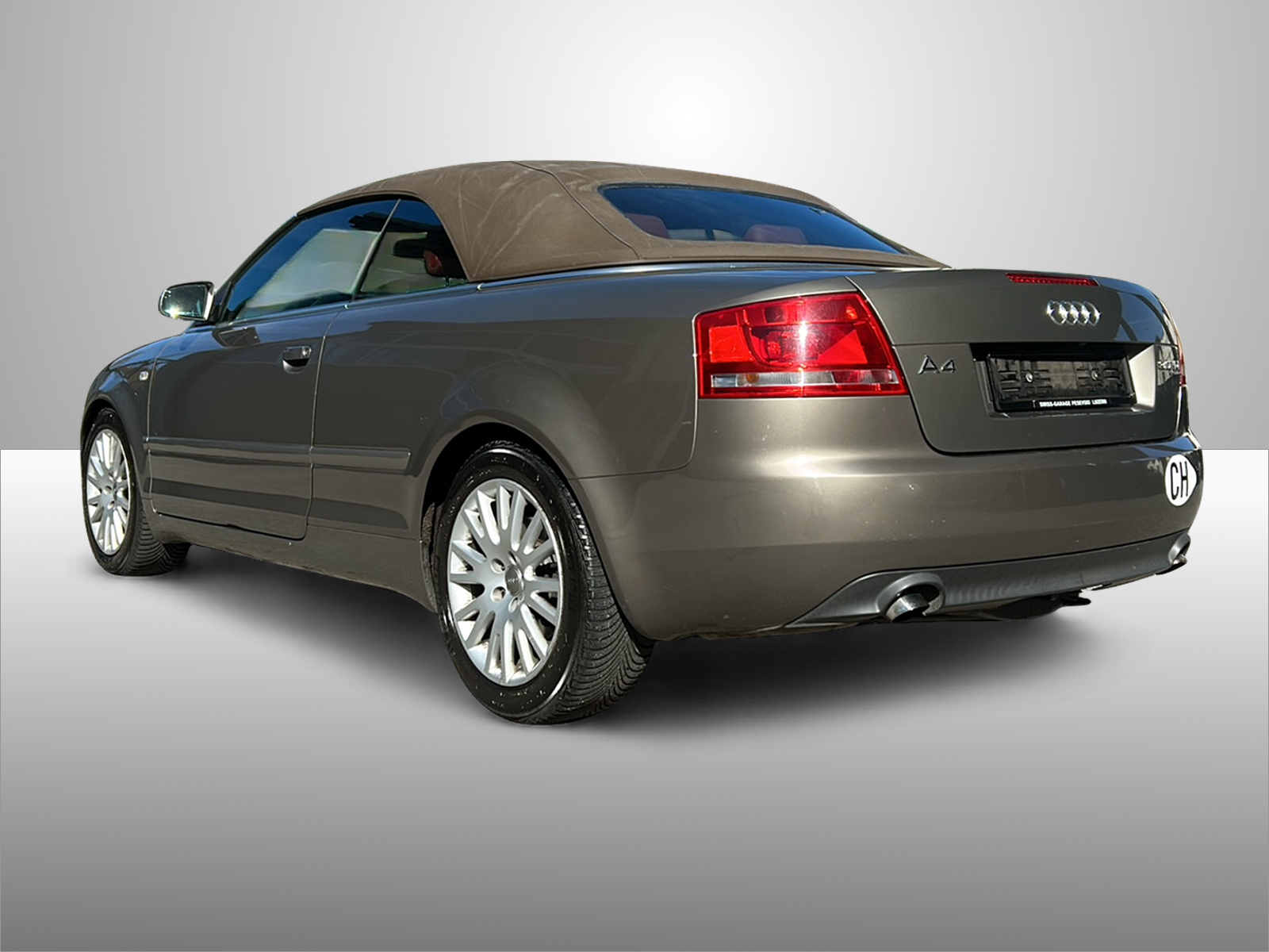 AUDI A4 Cabriolet 3.0 TDI quattro-image-2