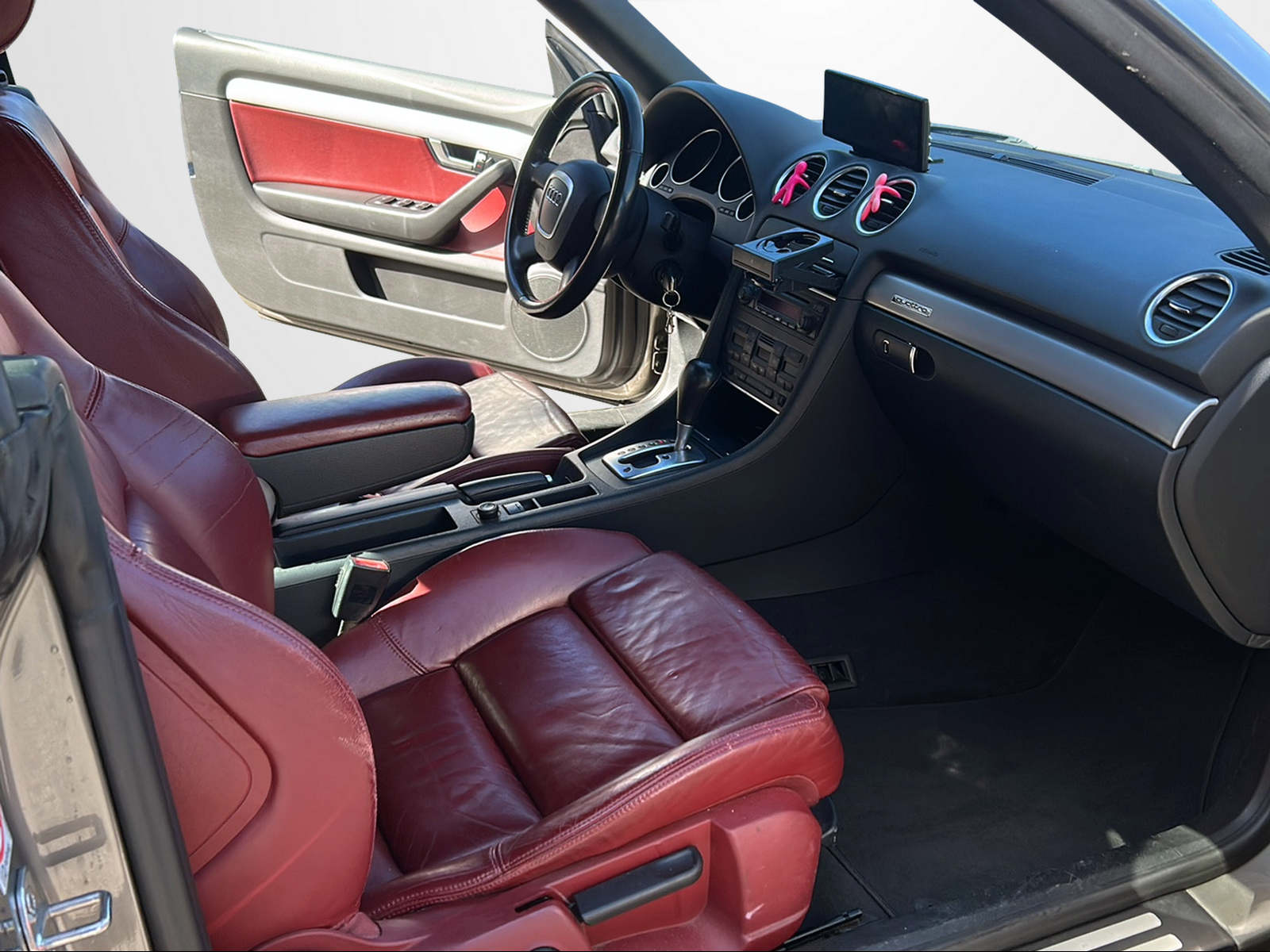 AUDI A4 Cabriolet 3.0 TDI quattro-image-13