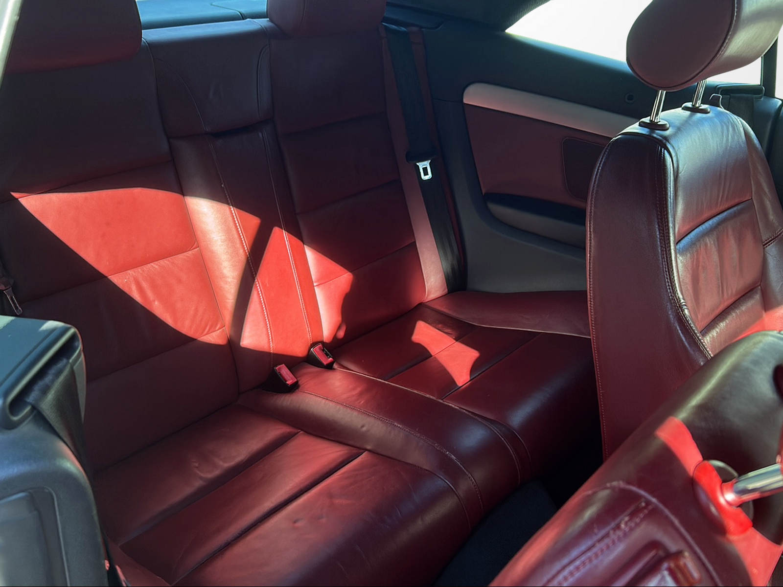 AUDI A4 Cabriolet 3.0 TDI quattro-image-14