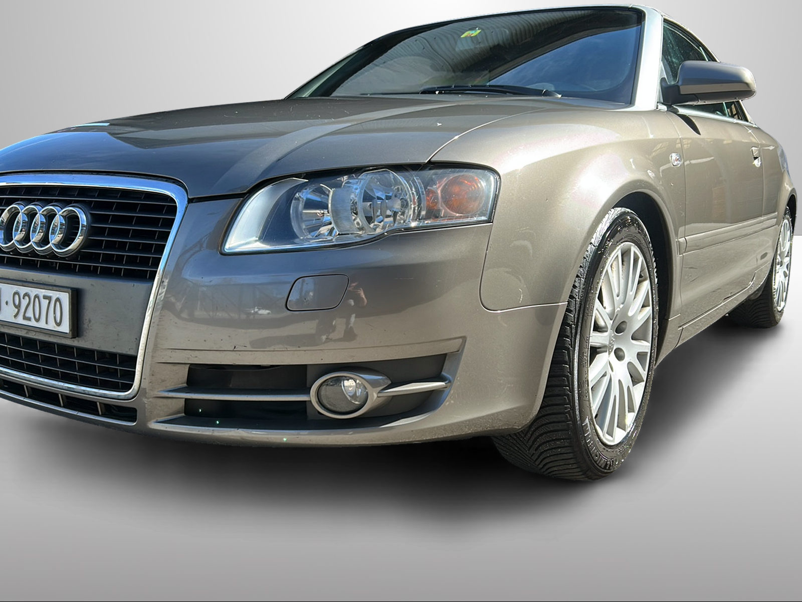 AUDI A4 Cabriolet 3.0 TDI quattro-image-8