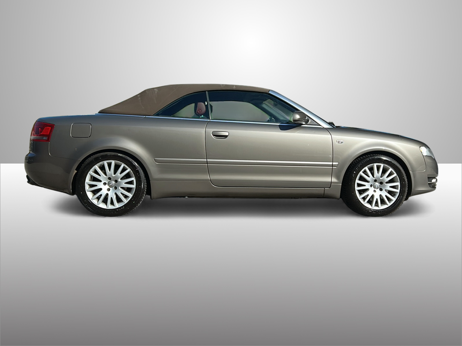 AUDI A4 Cabriolet 3.0 TDI quattro-image-5