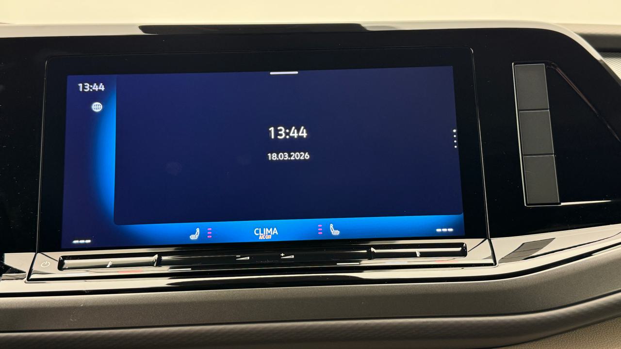 VW Multivan 2.0 TDI Life DSG Lang-image-7