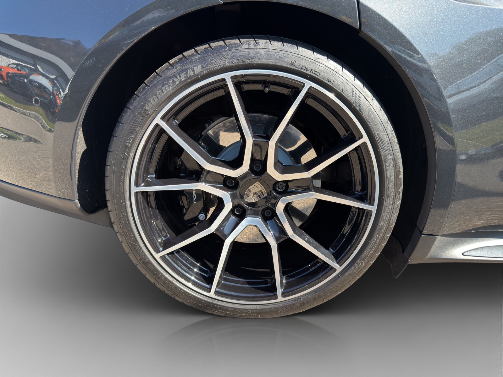 PORSCHE Taycan Turbo 104kWh-image-14