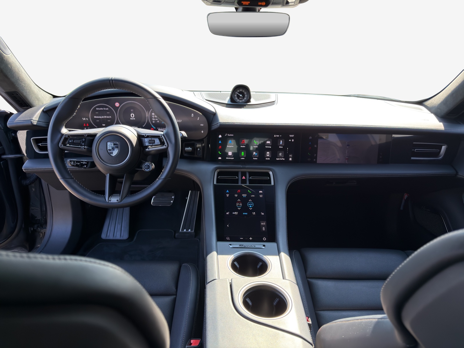 PORSCHE Taycan Turbo 104kWh-image-9