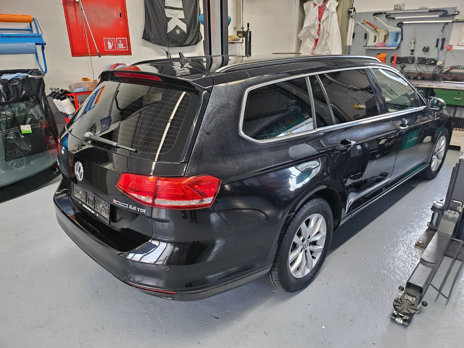 VW Passat Variant 2.0 TDI SCR BMT Comfortline 4Motion-image-8