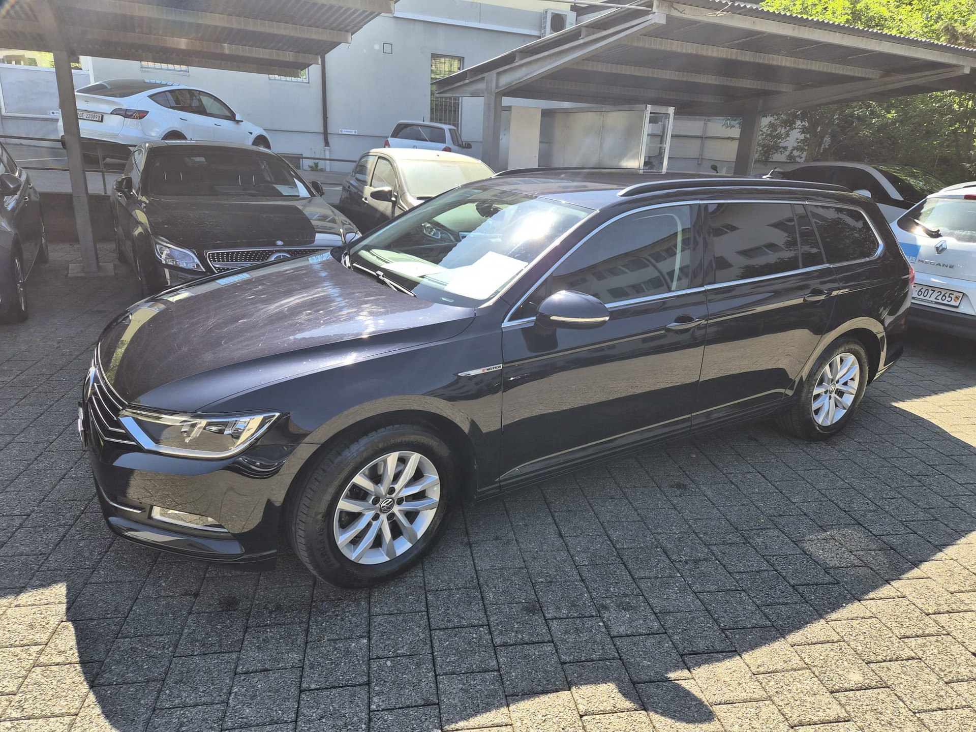 VW Passat Variant 2.0 TDI SCR BMT Comfortline 4Motion-image-1