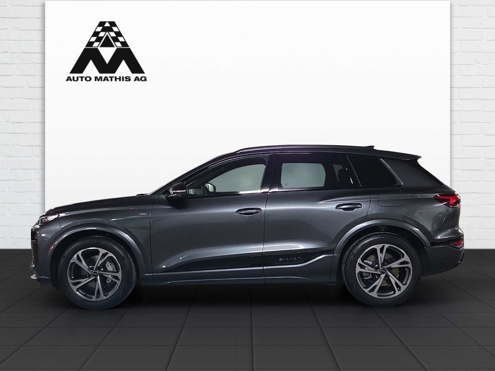 AUDI Q6 e-tron quattro-showroom-element-2