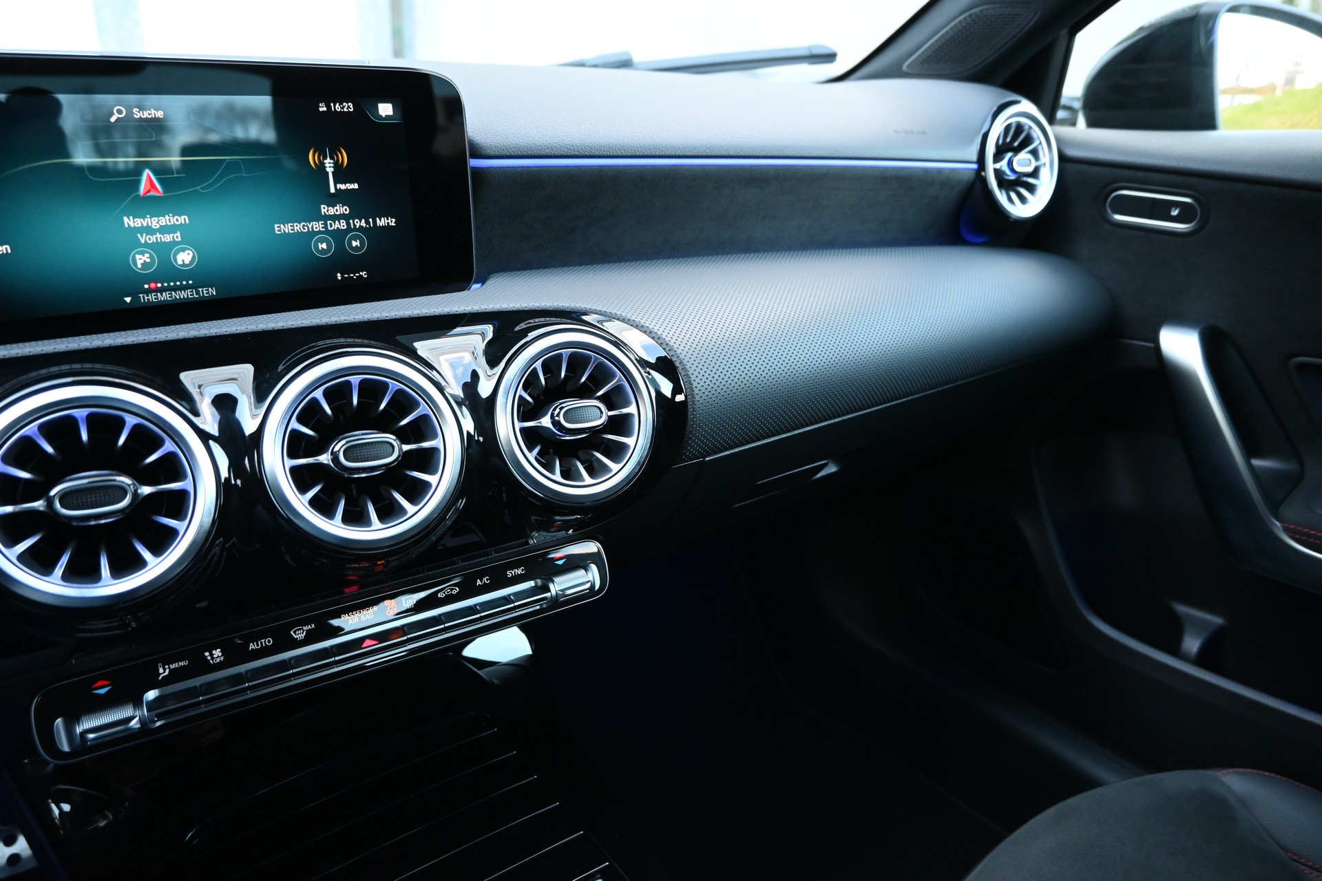 MERCEDES-BENZ A 250 Sedan 4Matic AMG Line 4Matic 7G-DCT 4x4-image-15