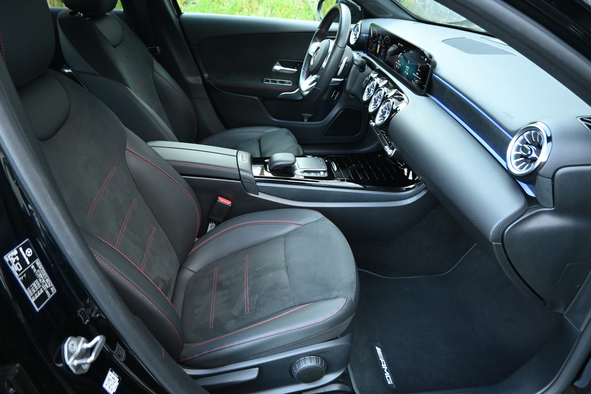 MERCEDES-BENZ A 250 Sedan 4Matic AMG Line 4Matic 7G-DCT 4x4-image-10