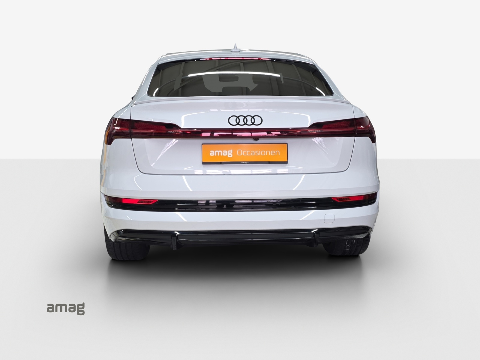 AUDI e-tron 55 Sportback S Line Black Edition quattro-image-4