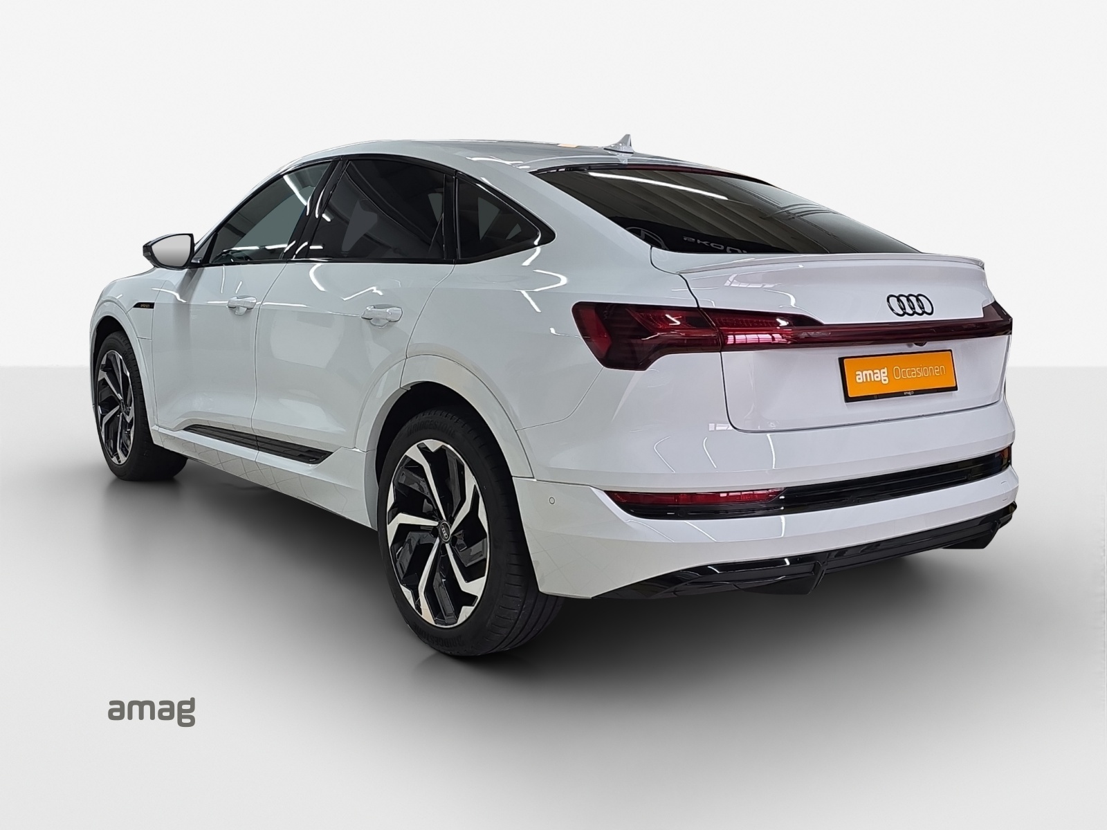 AUDI e-tron 55 Sportback S Line Black Edition quattro-image-3