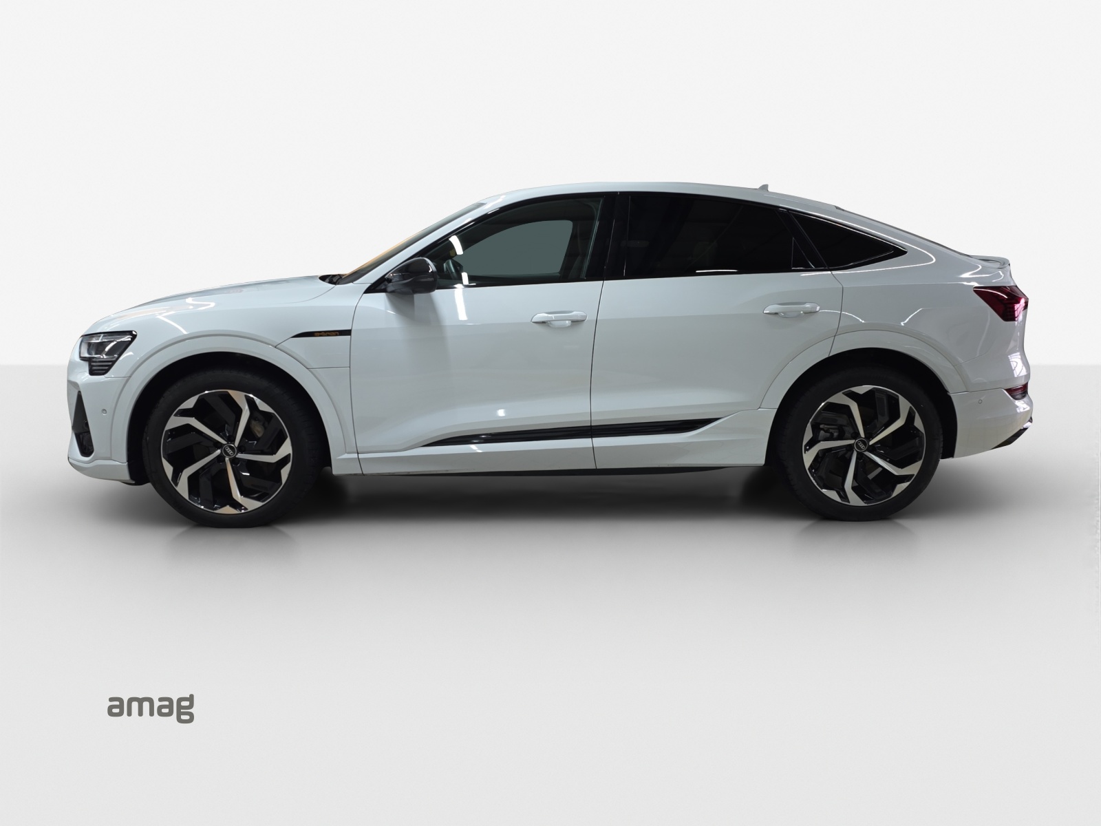 AUDI e-tron 55 Sportback S Line Black Edition quattro-image-2