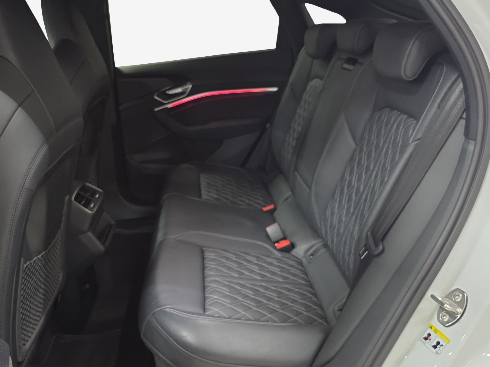 AUDI e-tron 55 Sportback S Line Black Edition quattro-image-12