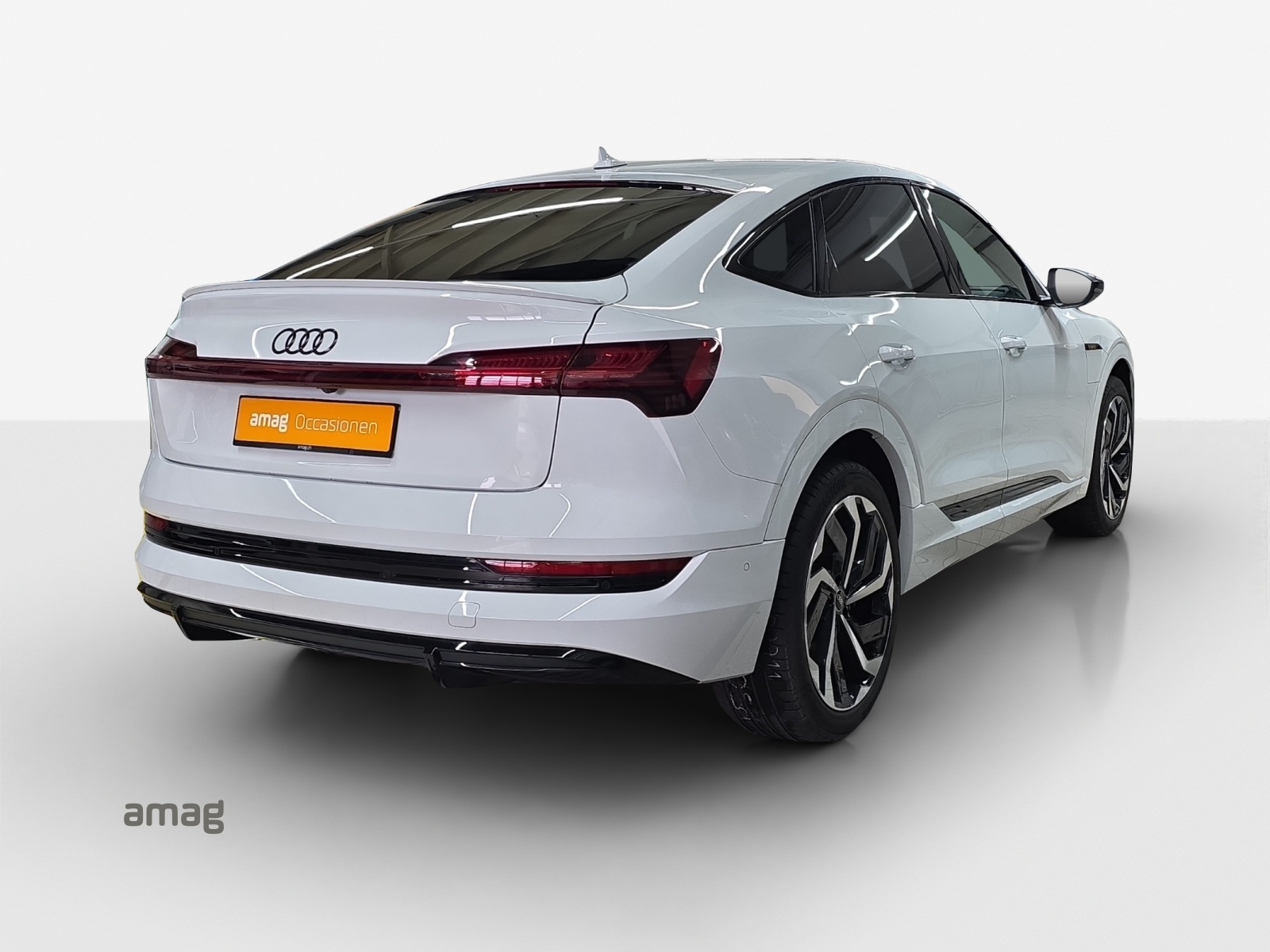 AUDI e-tron 55 Sportback S Line Black Edition quattro-image-5