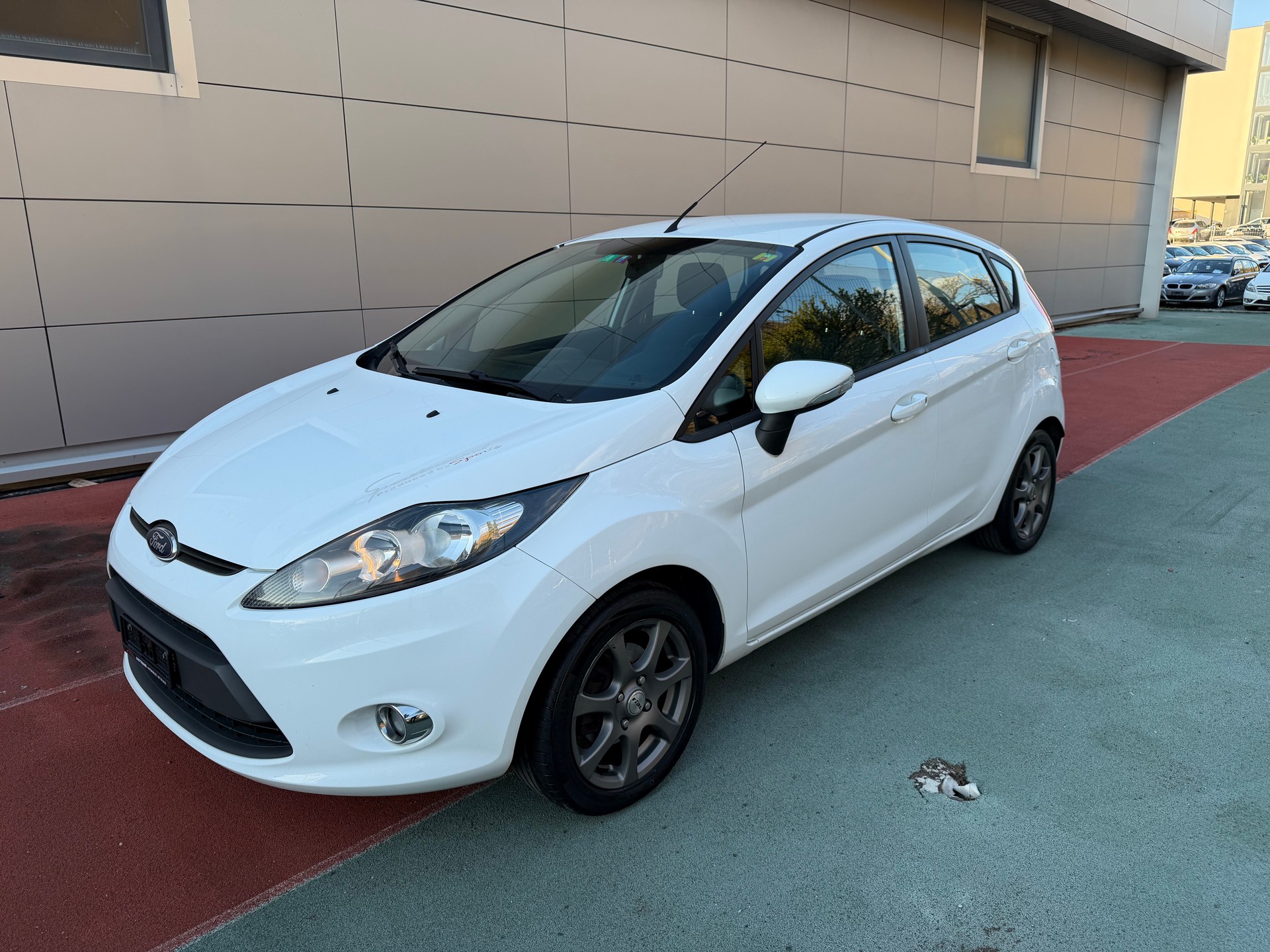 FORD Fiesta 1.4 16V Titanium-image-0