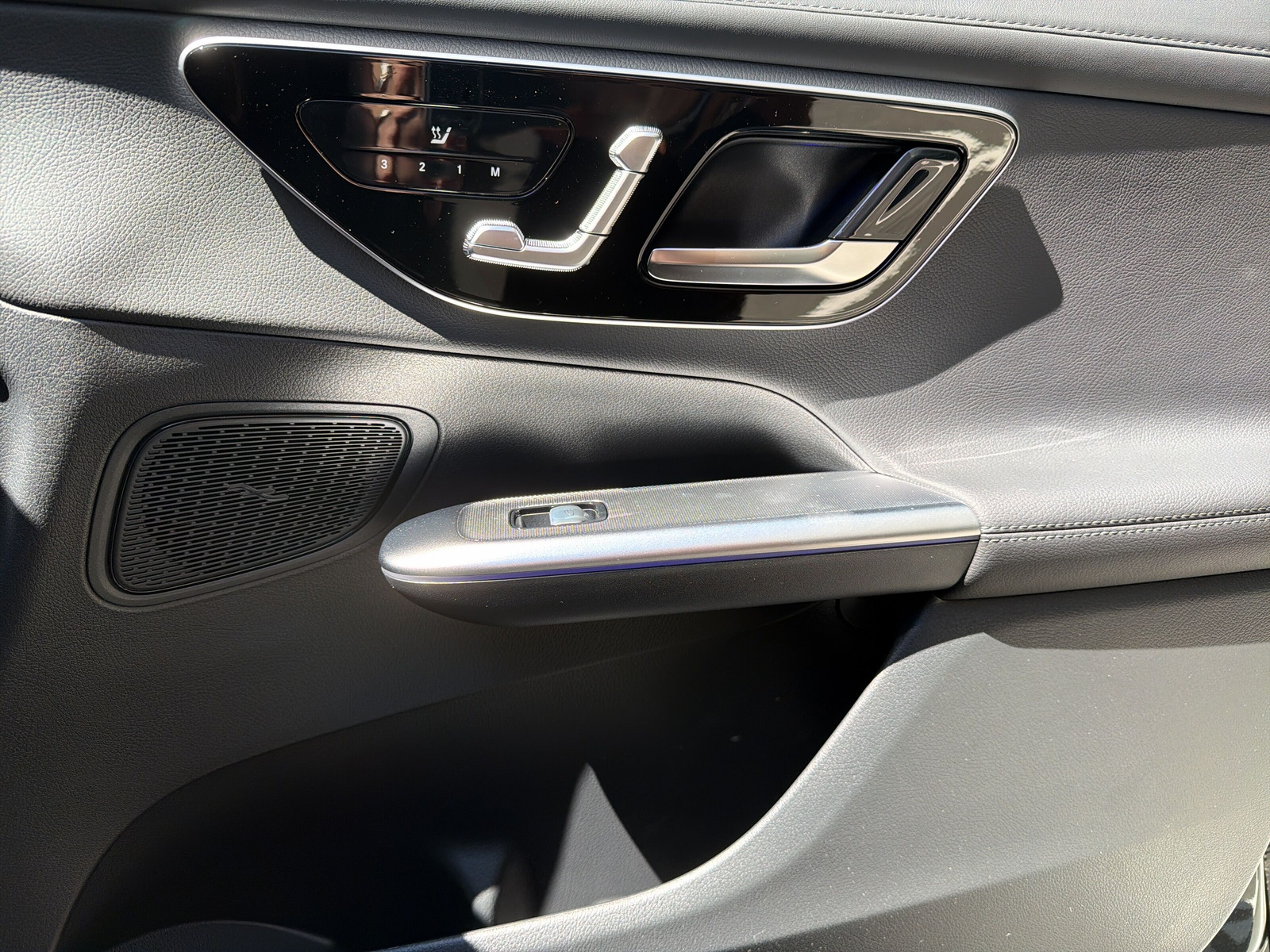 MERCEDES-BENZ GLC 220 d 4Matic 9G-Tronic-image-16