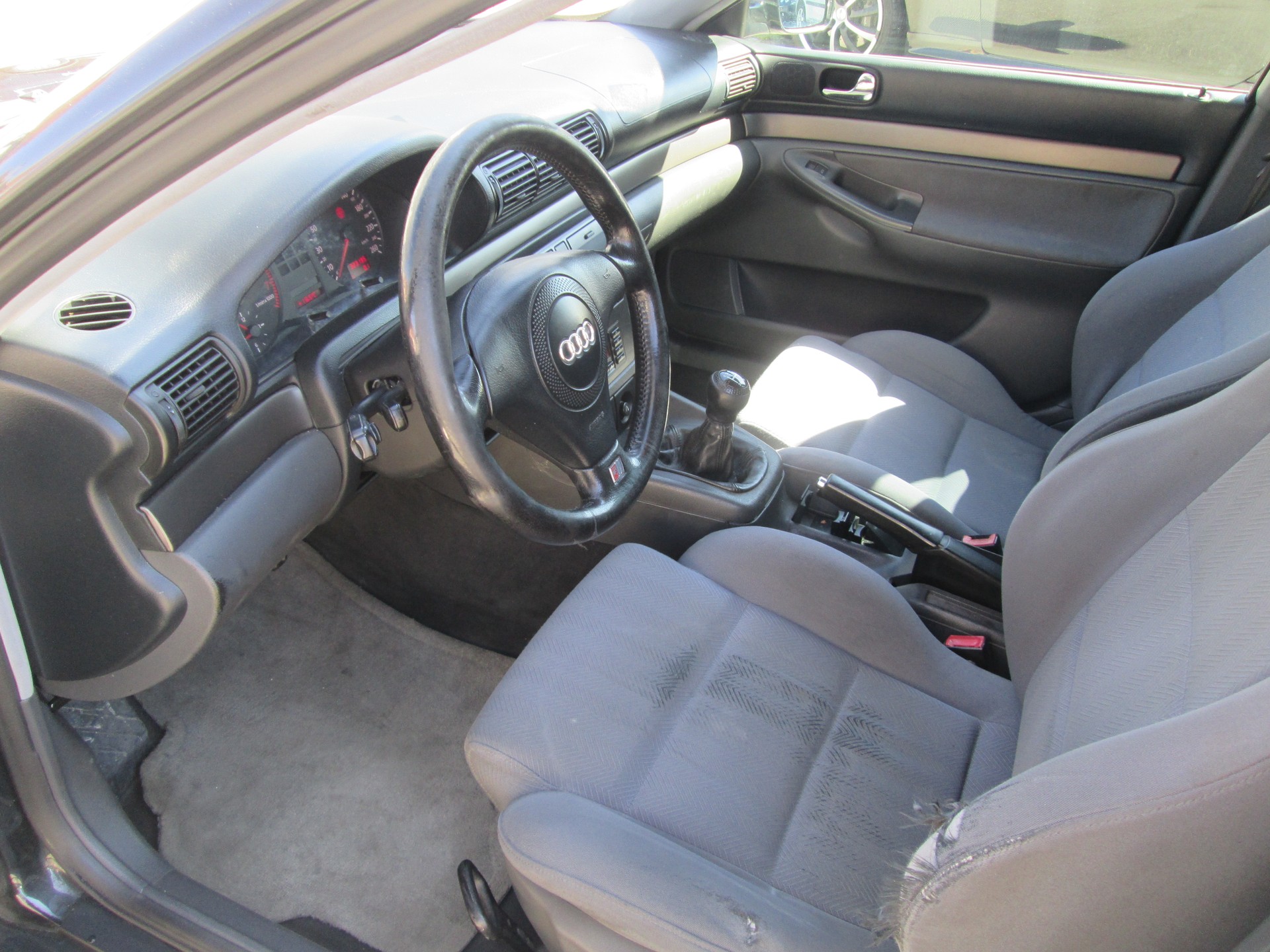 AUDI A4 Avant 1.8 T Advance-image-8