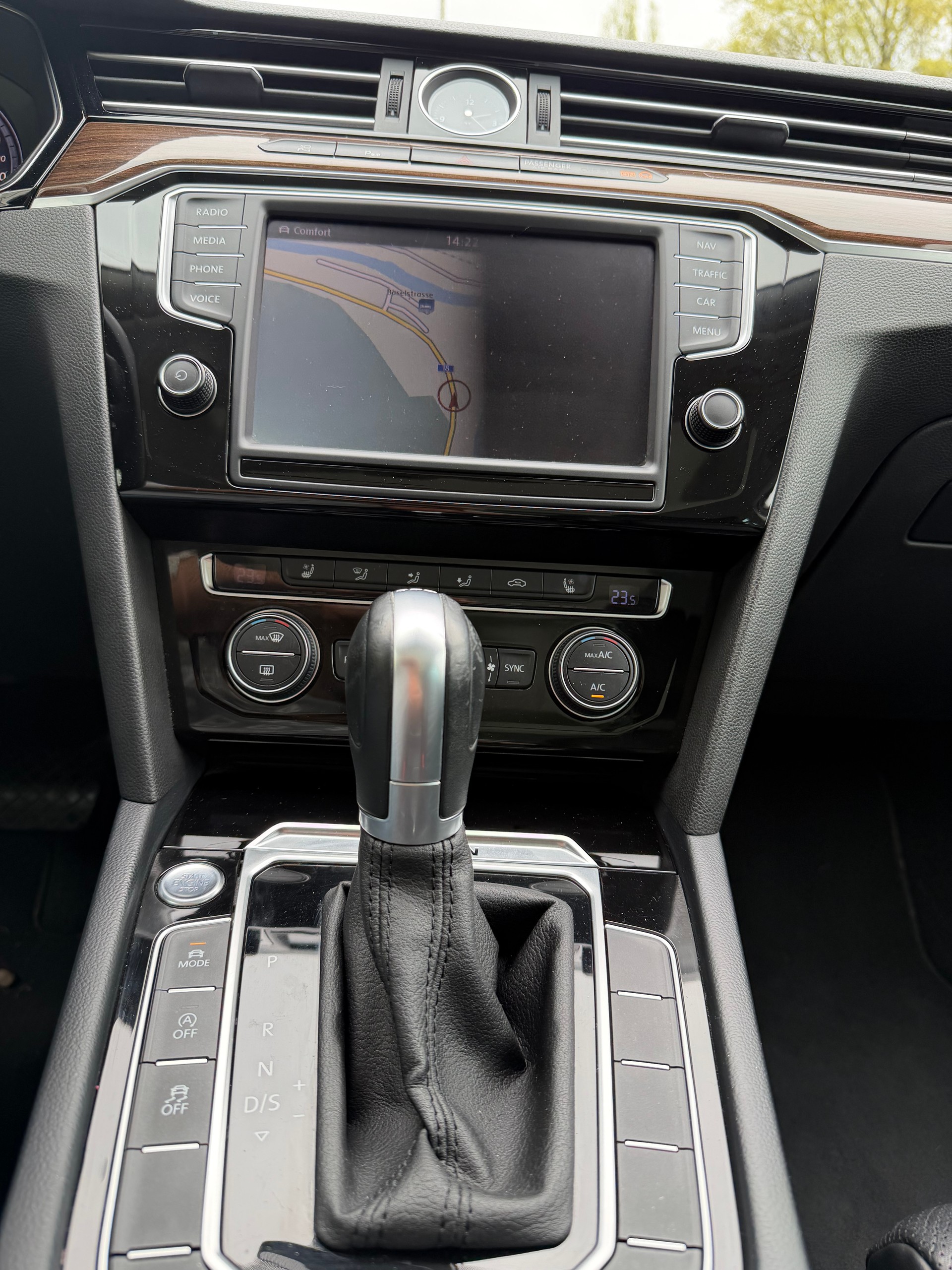 VW Passat Variant 2.0 TDI BMT High. DSG 4Motion-image-8
