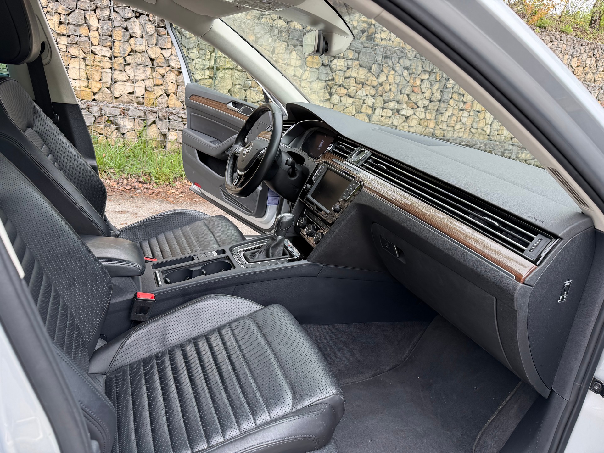 VW Passat Variant 2.0 TDI BMT High. DSG 4Motion-image-11