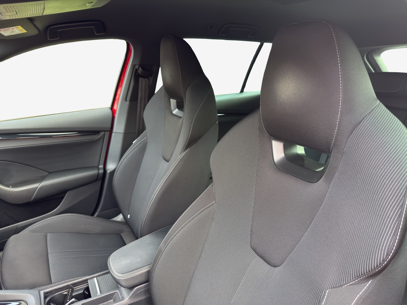 SKODA Octavia Combi 2.0 TSI SportLine DSG 4x4-image-14