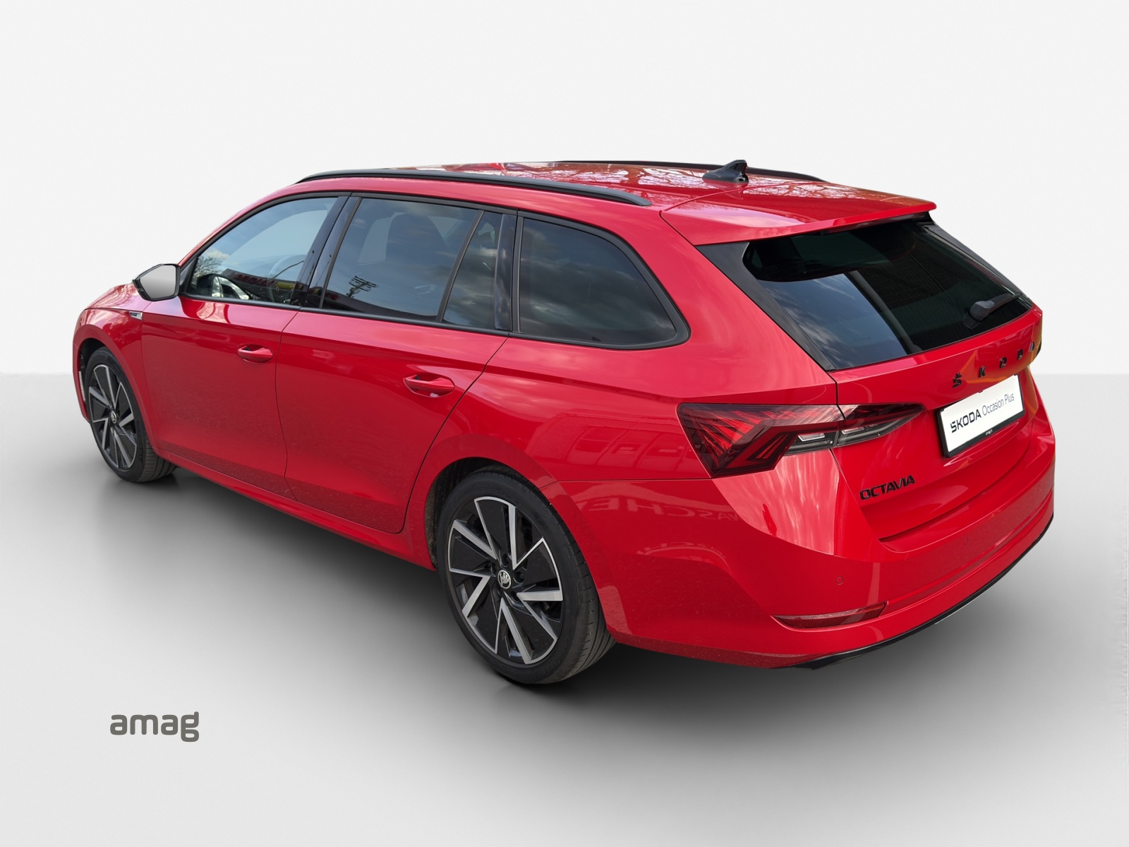 SKODA Octavia Combi 2.0 TSI SportLine DSG 4x4-image-2