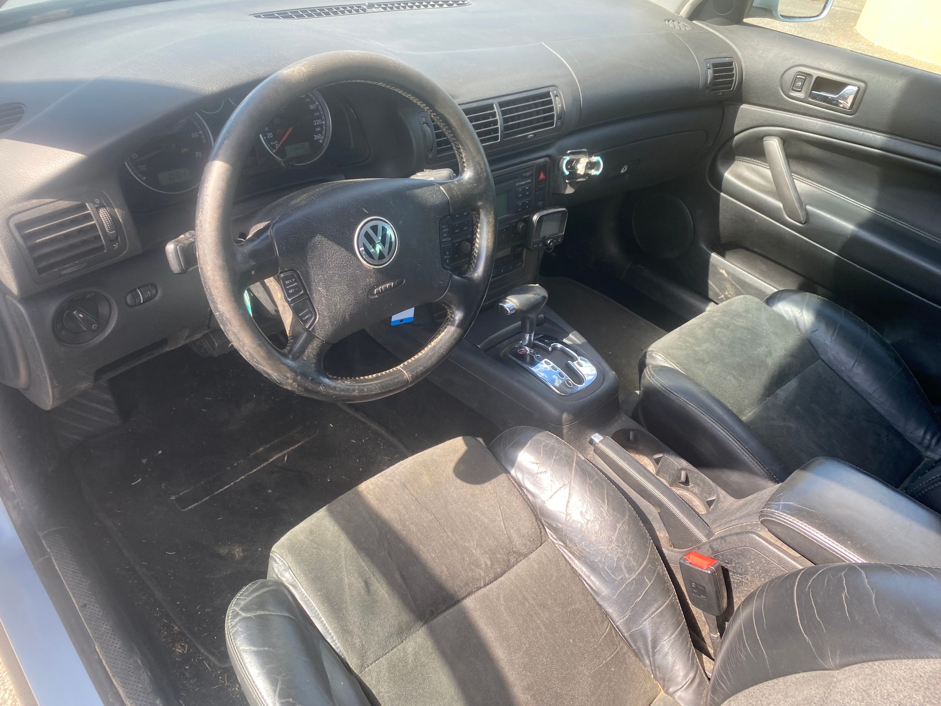 VW Passat Variant 2.8 V6 4Motion Highline-image-6