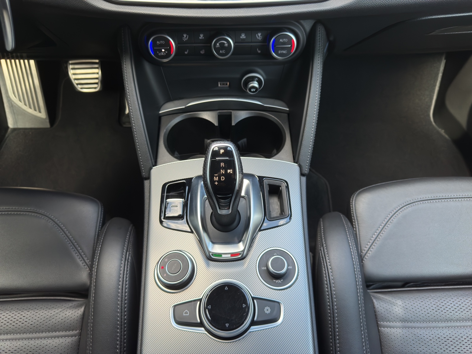 ALFA ROMEO Stelvio 2.0 Q4 280 Veloce-image-9