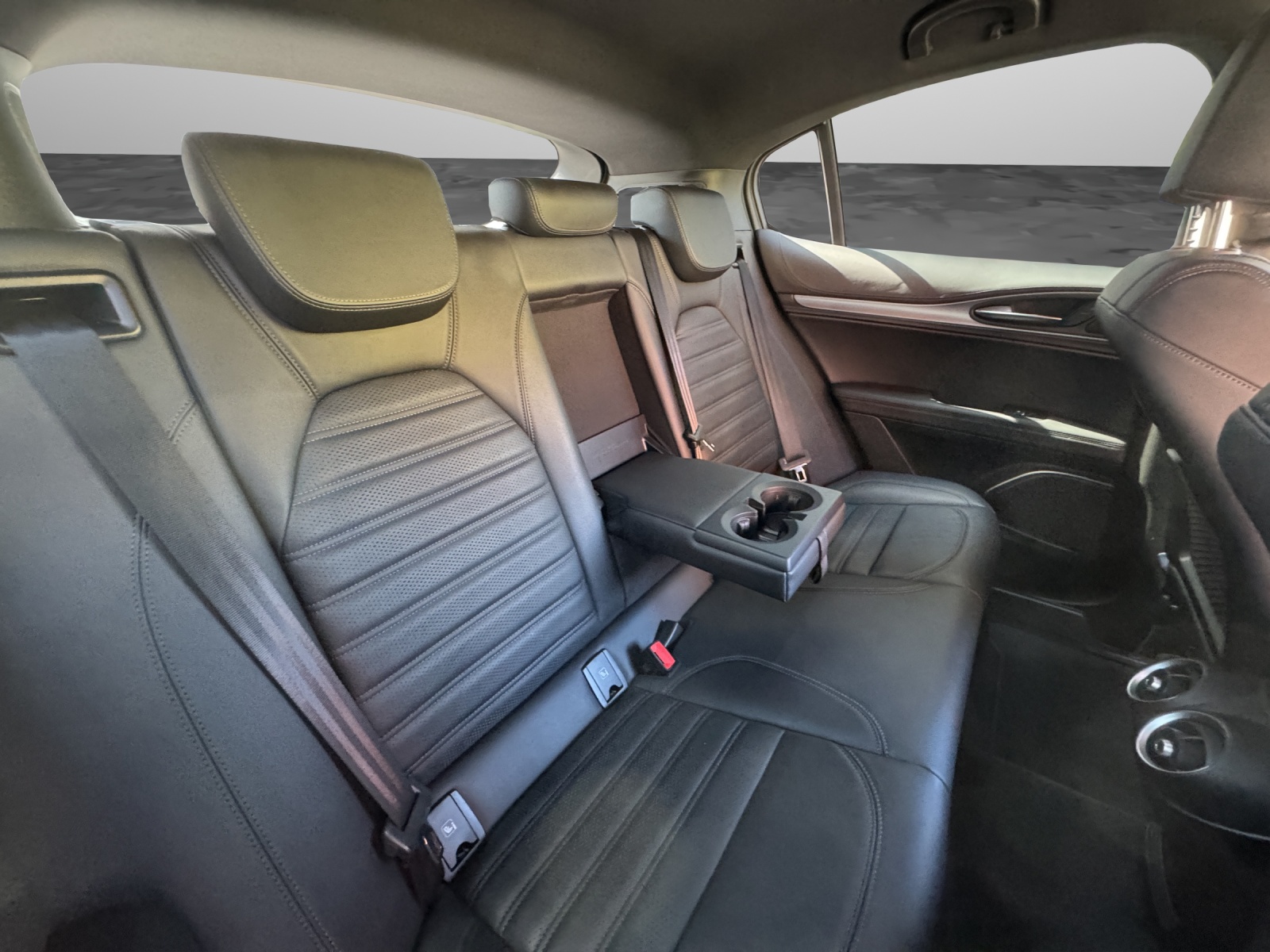 ALFA ROMEO Stelvio 2.0 Q4 280 Veloce-image-12