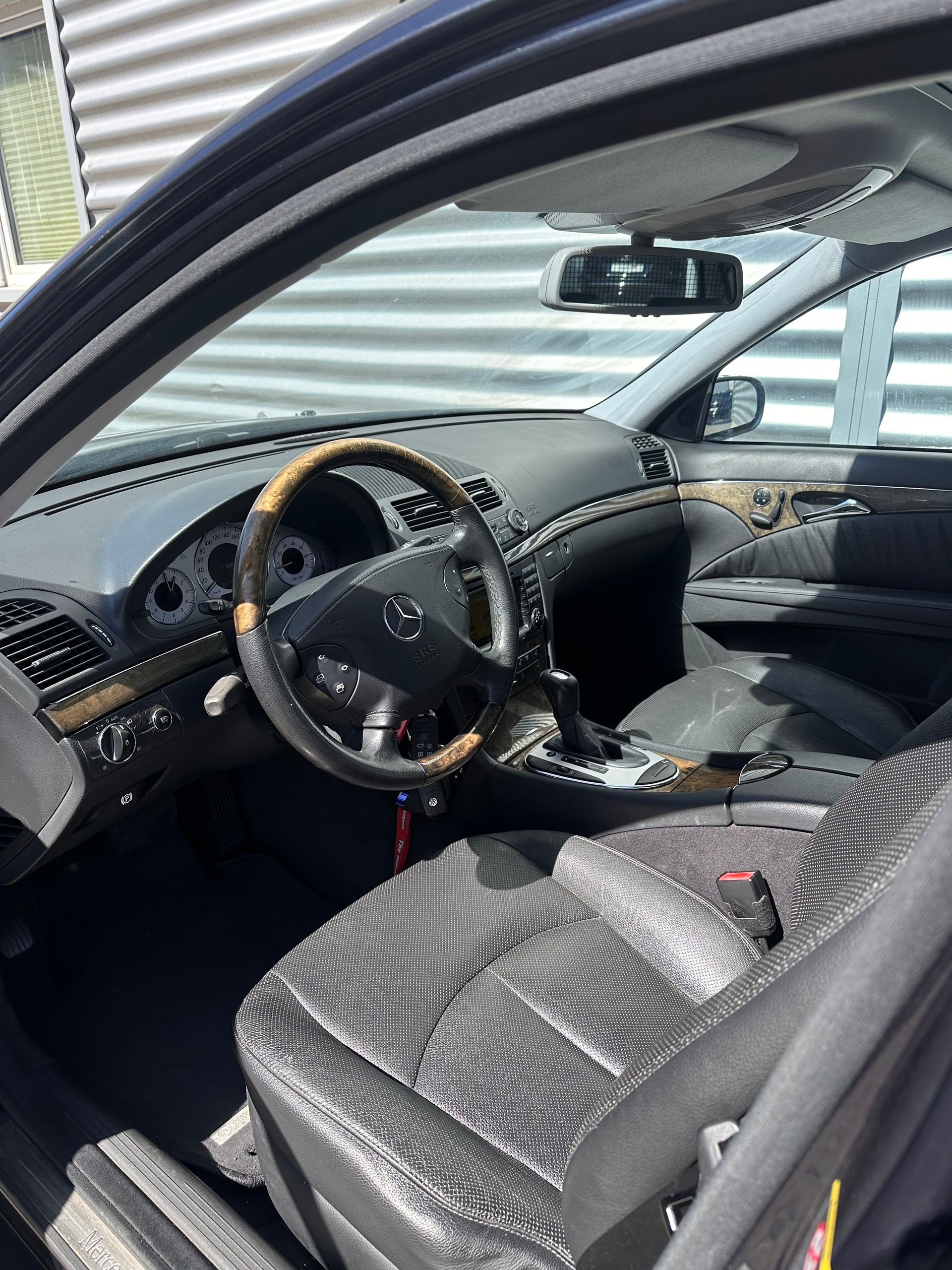 MERCEDES-BENZ E 350 Avantgarde 7G-Tronic-image-7