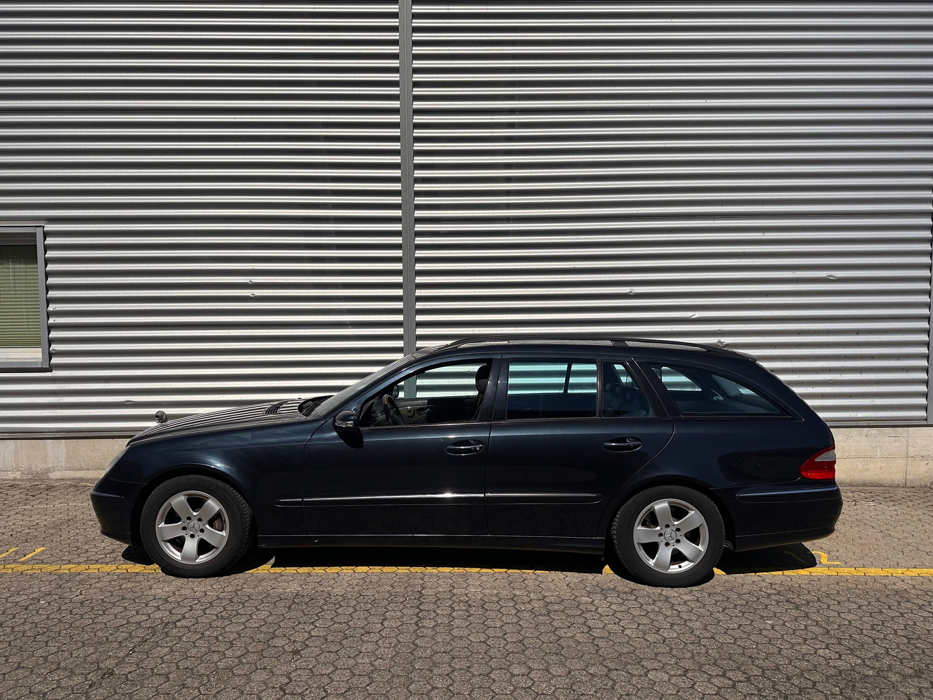 MERCEDES-BENZ E 350 Avantgarde 7G-Tronic-image-3