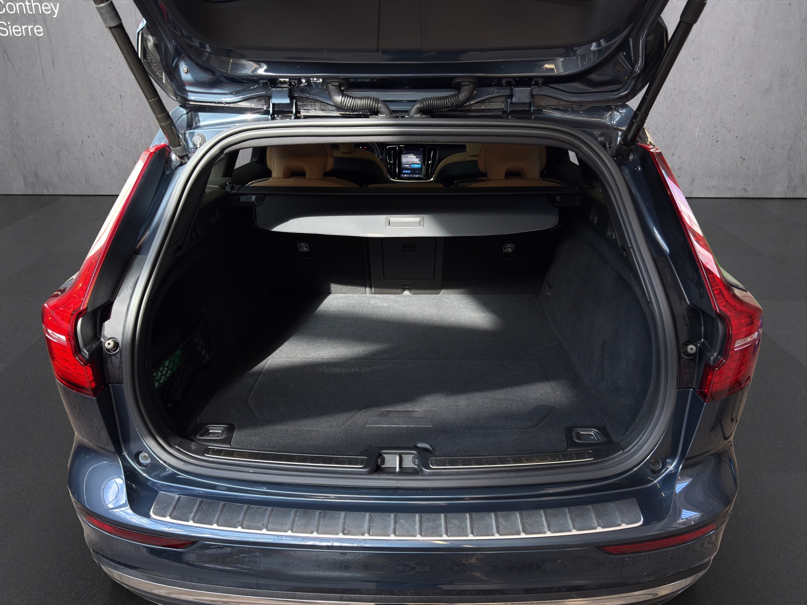 VOLVO V60 T6 eAWD Plug in Hybrid Ultra Bright Geartronic-image-13
