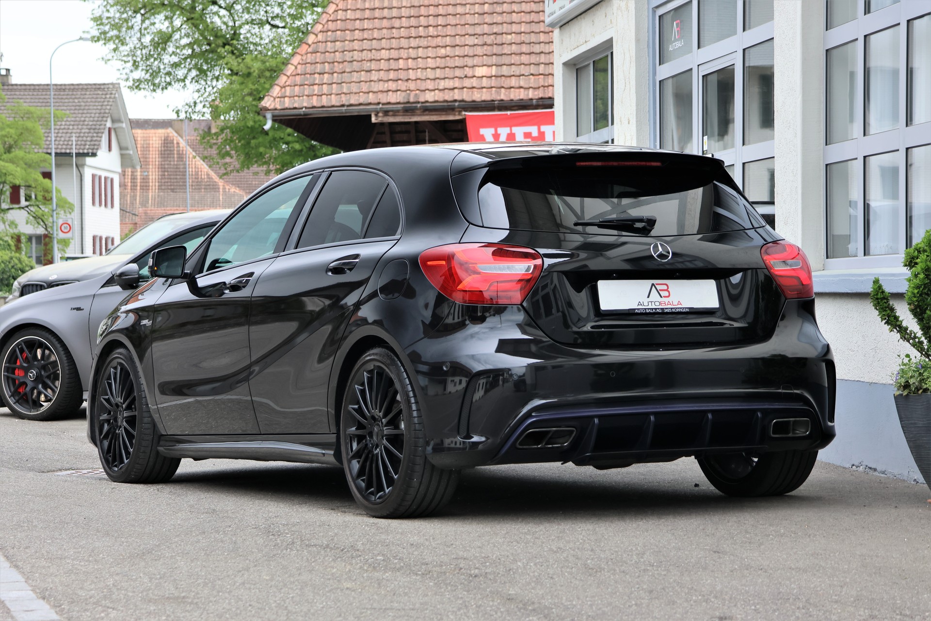 MERCEDES-BENZ A 45 AMG 4Matic Speedshift 7G-DCT (CH)-image-2