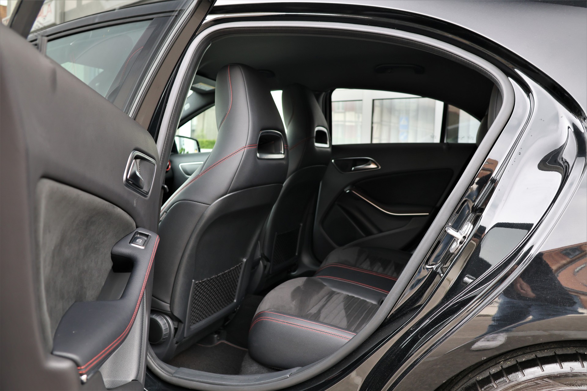 MERCEDES-BENZ A 45 AMG 4Matic Speedshift 7G-DCT (CH)-image-12