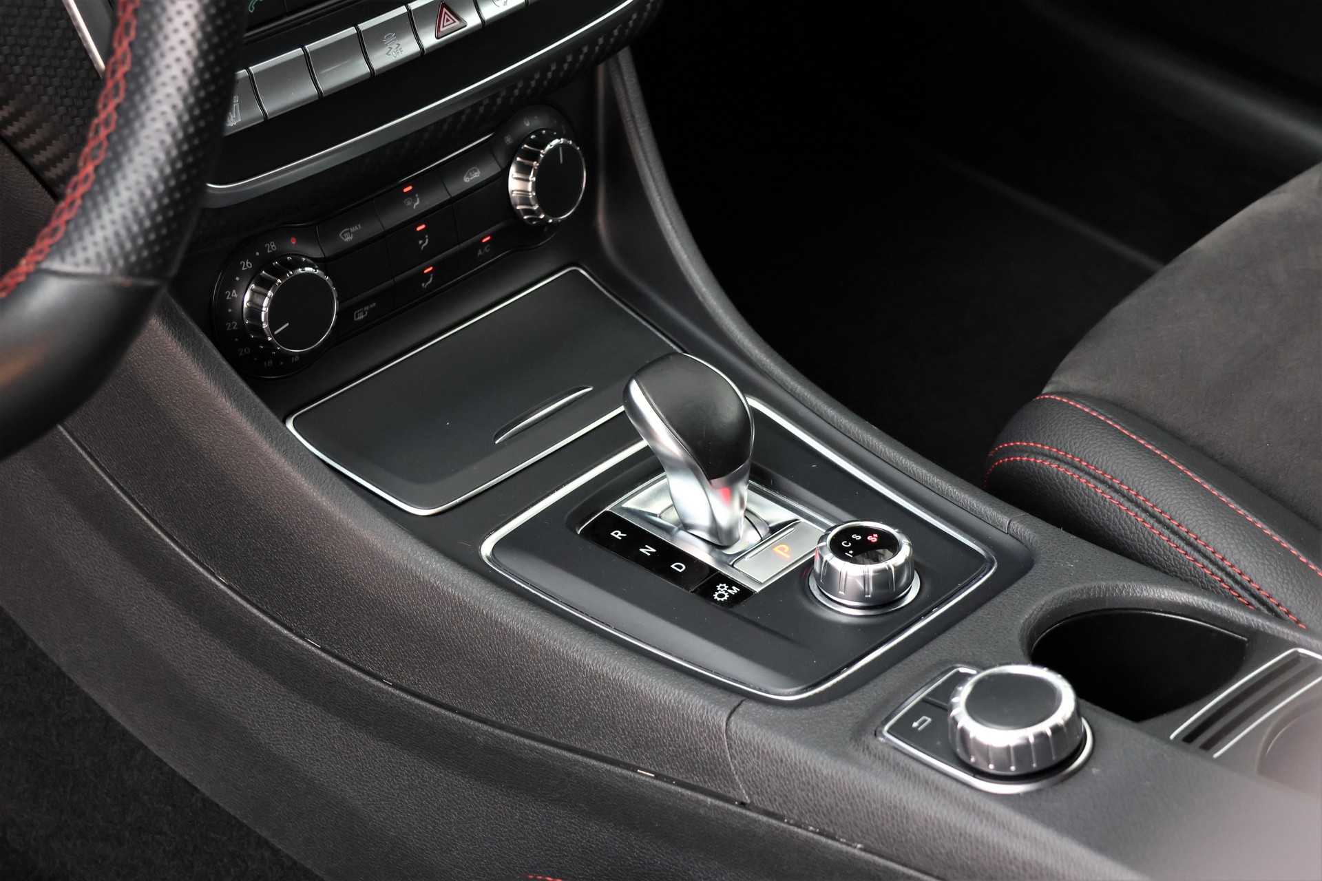 MERCEDES-BENZ A 45 AMG 4Matic Speedshift 7G-DCT (CH)-image-11