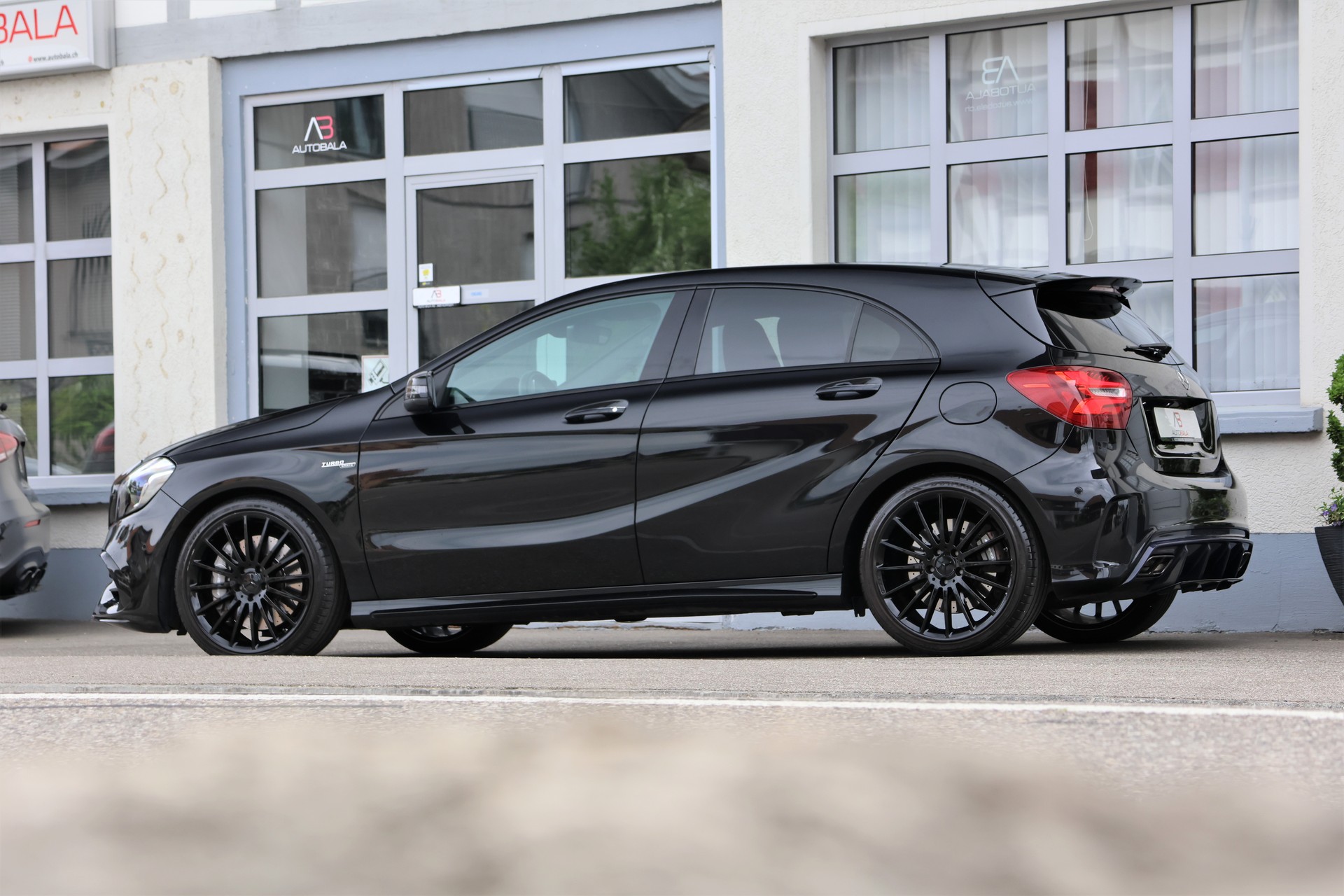 MERCEDES-BENZ A 45 AMG 4Matic Speedshift 7G-DCT (CH)-image-3