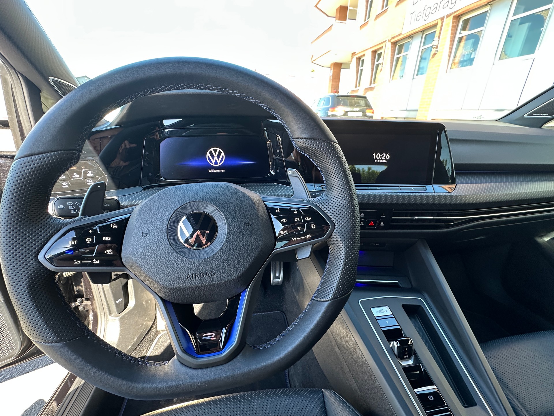 VW Golf 2.0 TSI R DSG 4Motion-image-8